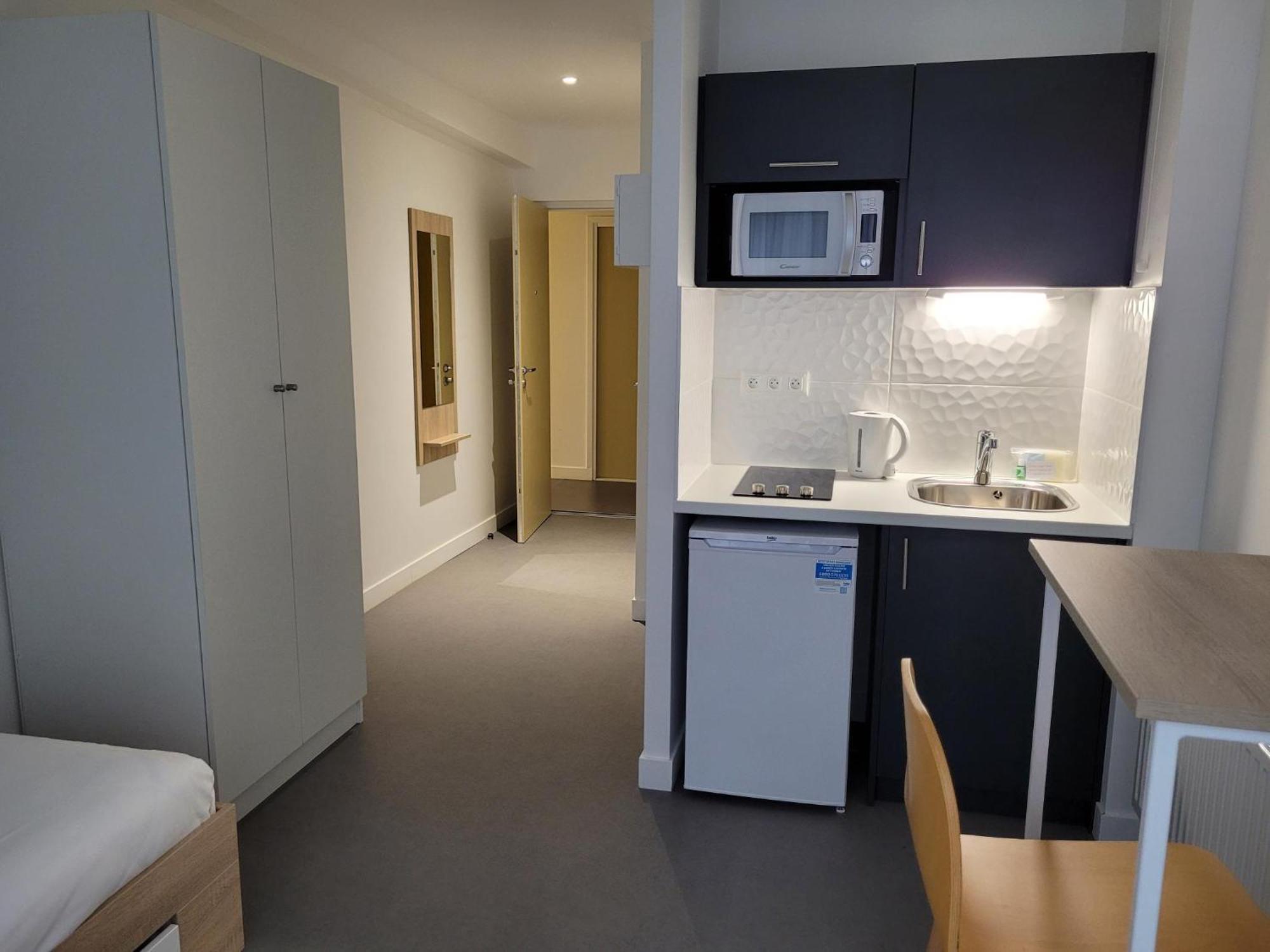 Twenty Business Flats Jouy-En-Josas Aparthotel Екстериор снимка