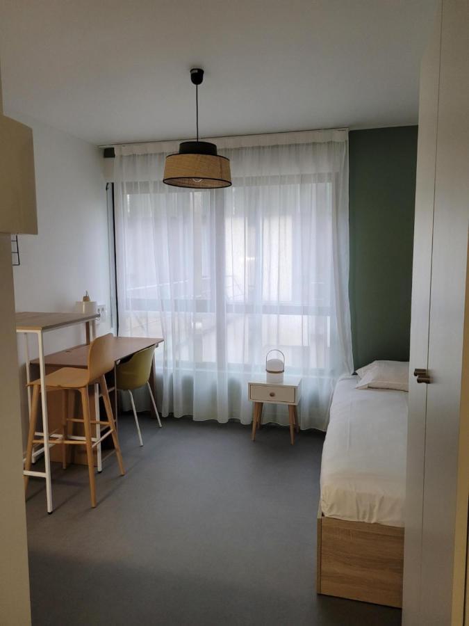 Twenty Business Flats Jouy-En-Josas Aparthotel Екстериор снимка