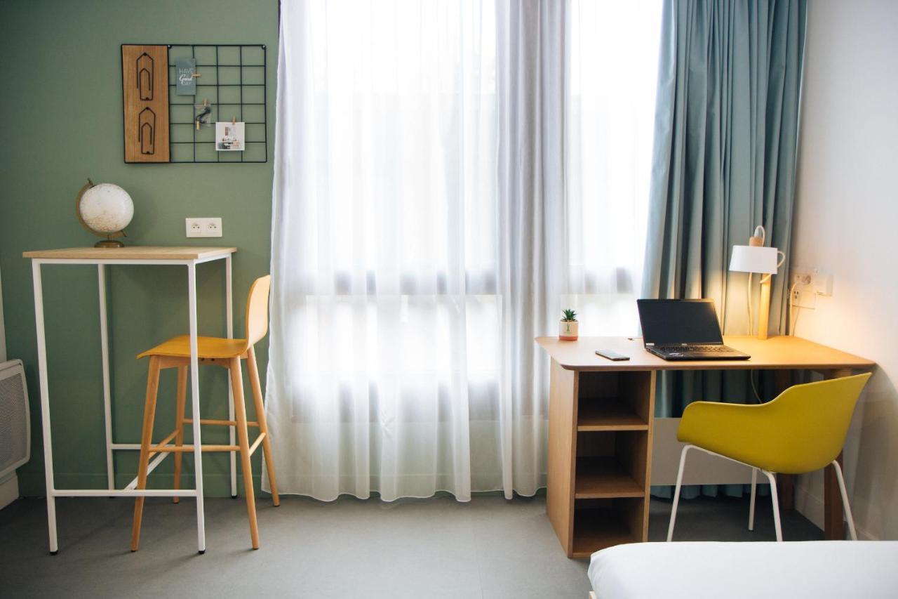 Twenty Business Flats Jouy-En-Josas Aparthotel Екстериор снимка