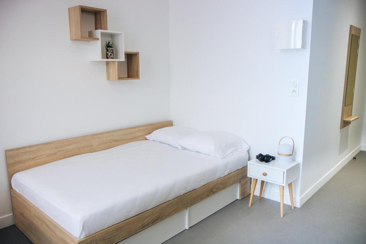 Twenty Business Flats Jouy-En-Josas Aparthotel Екстериор снимка
