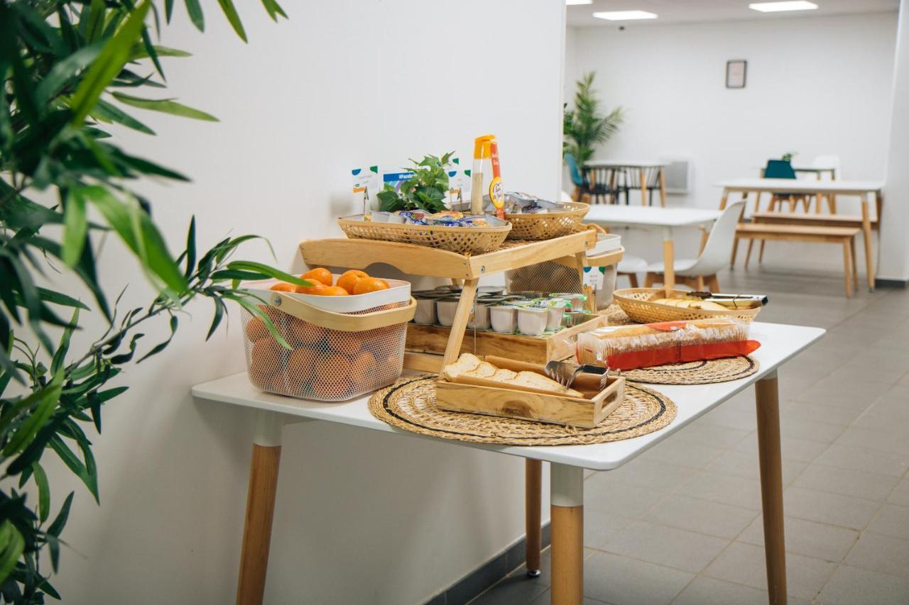 Twenty Business Flats Jouy-En-Josas Aparthotel Екстериор снимка