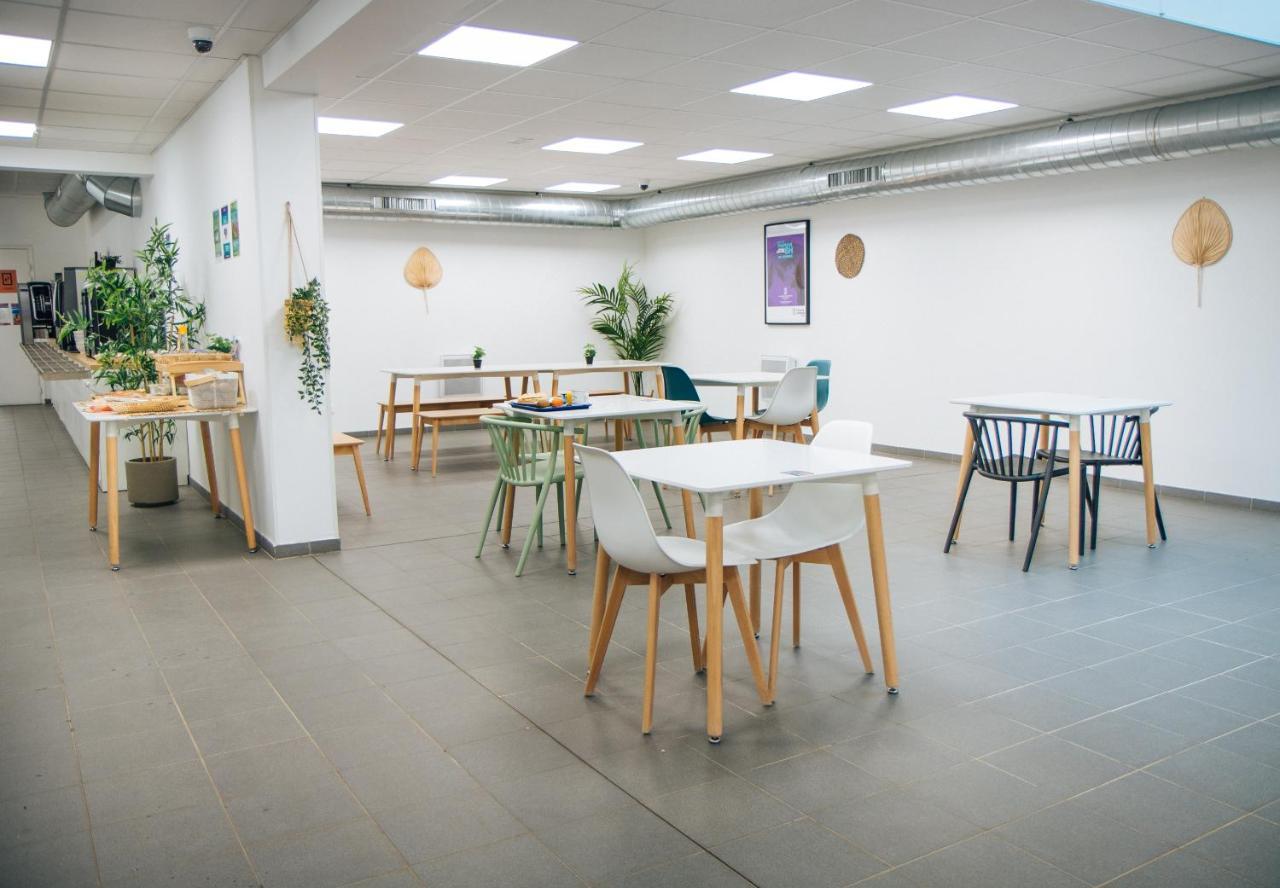 Twenty Business Flats Jouy-En-Josas Aparthotel Екстериор снимка