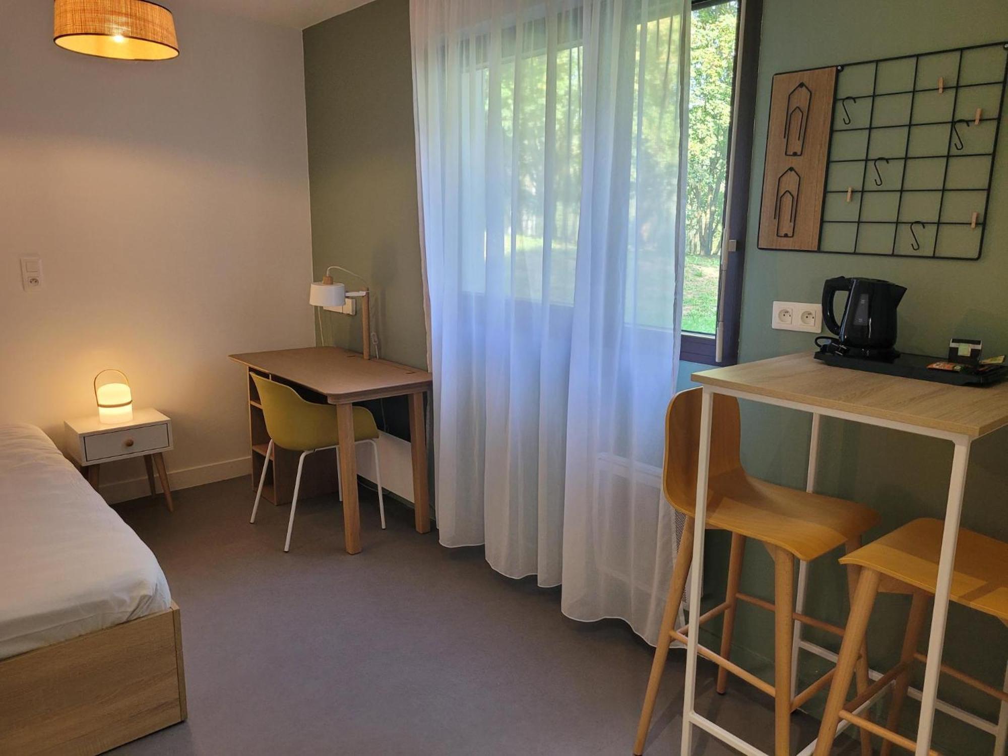 Twenty Business Flats Jouy-En-Josas Aparthotel Екстериор снимка